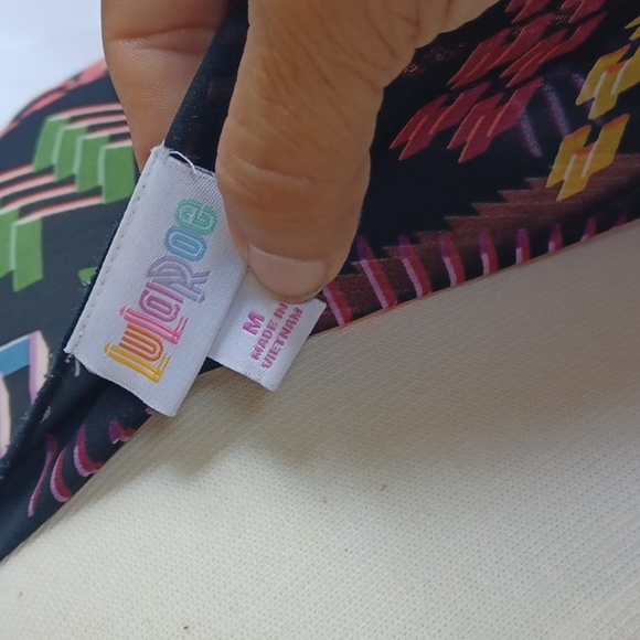 LULAROE MONROE COVERUP M - Picture 7 of 7